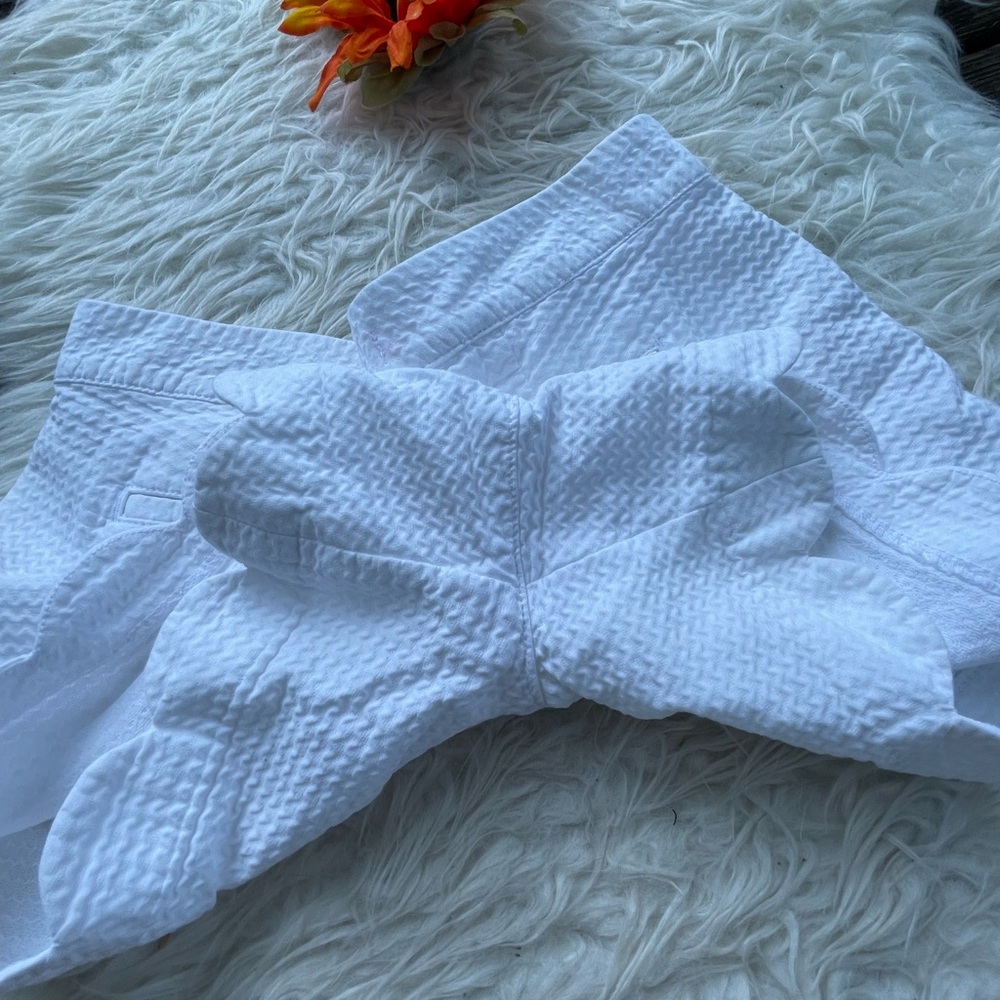Excellent condition Lilly Pulitzer buttercup shorts - Picture 8 of 10